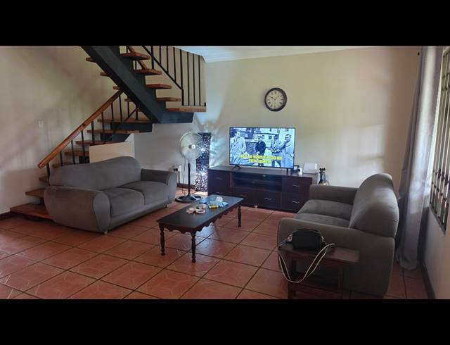 3 BEDROOM TOWNHOUSE TO LET IN GRANTHAM PARK